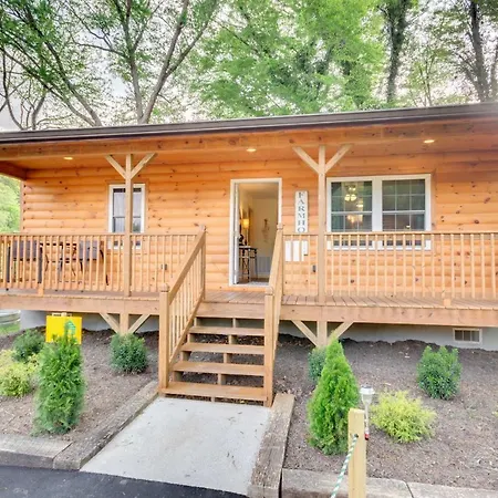 Waterfront Cabin With Hot Tub On Tuckasegee River! Bryson City Exterior photo
