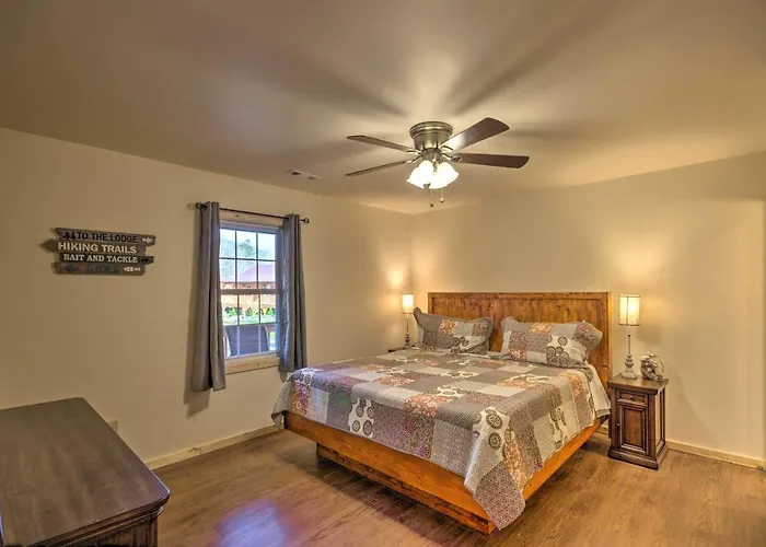 Waterfront Cabin With Hot Tub On Tuckasegee River!