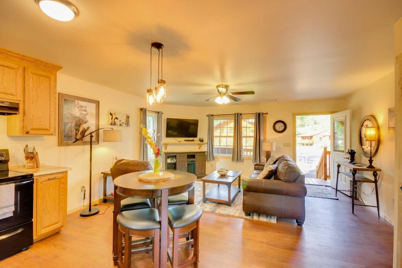 Waterfront With Hot Tub On Tuckasegee River! * Bryson City