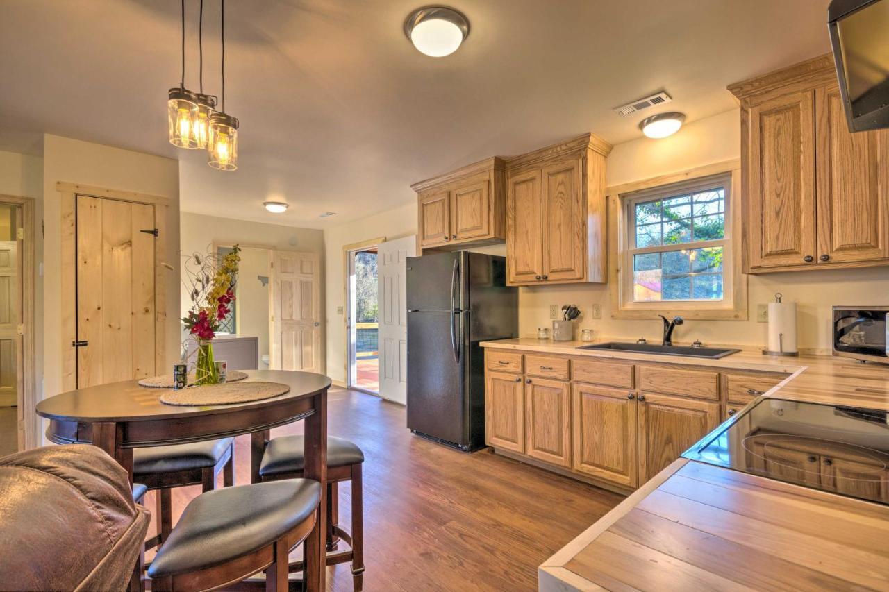 Waterfront With Hot Tub On Tuckasegee River! * Bryson City