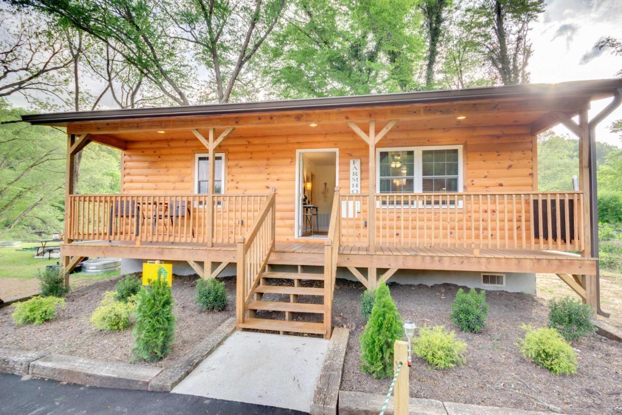 Waterfront With Hot Tub On Tuckasegee River!