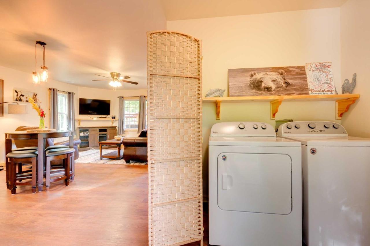 Waterfront With Hot Tub On Tuckasegee River! Holiday home Bryson City